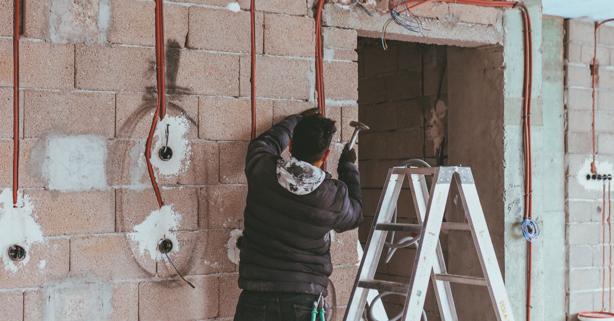 Common Wiring Issues in Older Homes and How to Resolve Them