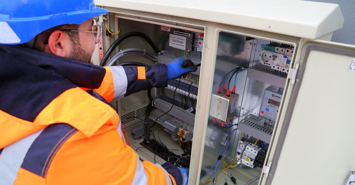 Understanding the Regulations for Emergency Lighting Installation